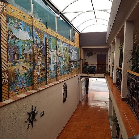 Hotel Nuevo Cupatitzio Uruapan  المظهر الخارجي الصورة