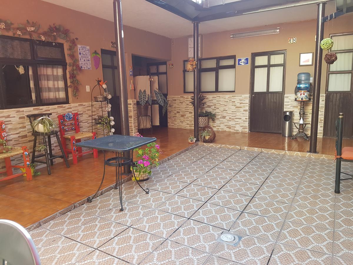 Hotel Nuevo Cupatitzio Uruapan  المظهر الخارجي الصورة