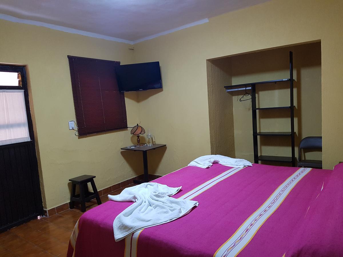 Hotel Nuevo Cupatitzio Uruapan  المظهر الخارجي الصورة